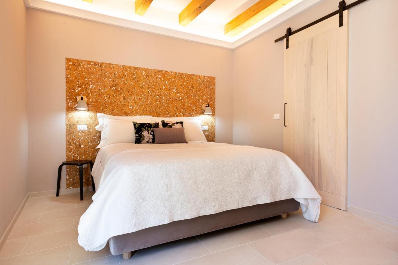 La Via Rooms And Terrace Olbia Exterior photo