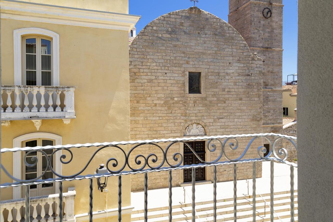 La Via Rooms And Terrace Olbia Exterior photo